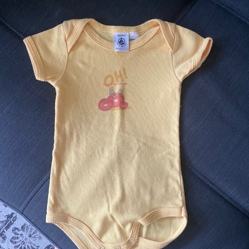 Petit Bateau Baby Bodysuit Yellow Tomato Graphic 0–3M Cotton Snap Onesie